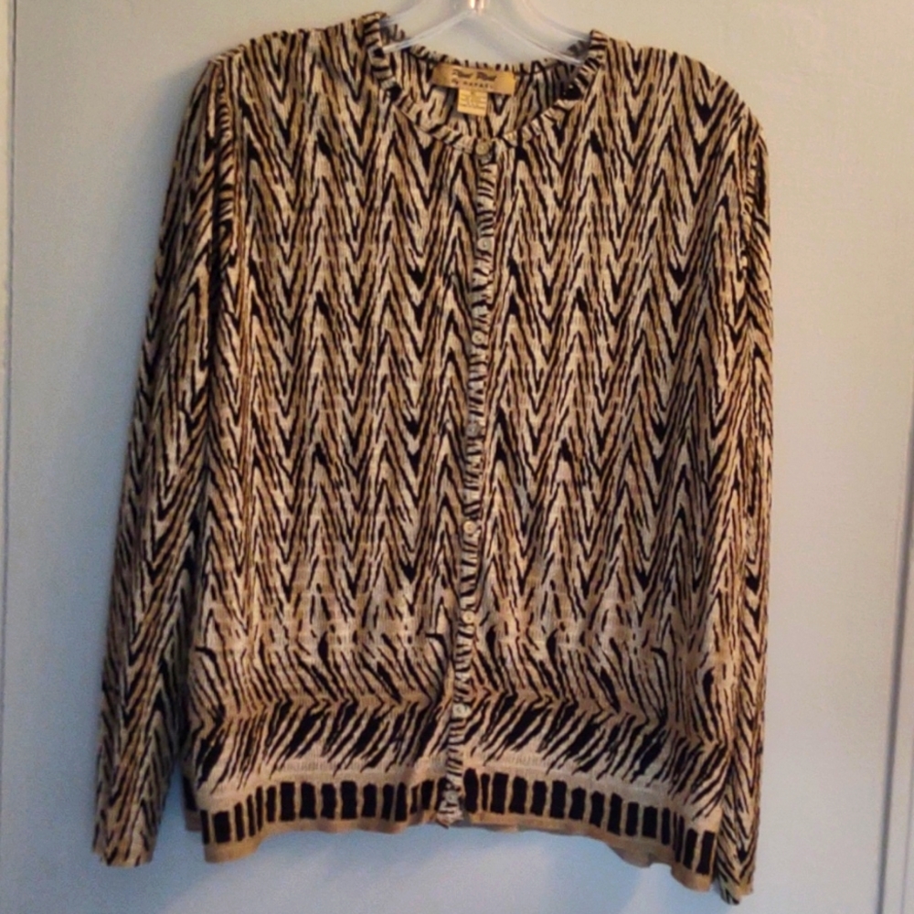 Blouse with wild print